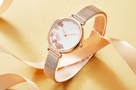 Women's Ginkgo Leaf Quartz Watch - Stainless Steel Mesh Bracelet